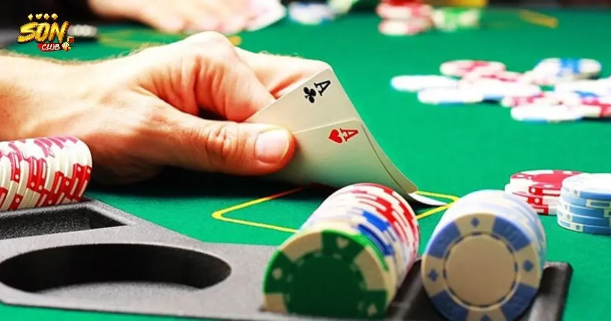 Các loại bài trong poker và luật chơi